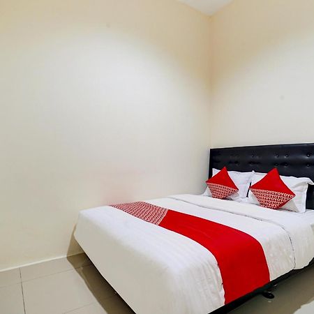 Super Oyo 90778 River Inn Malioboro Yogyakarta Exteriör bild
