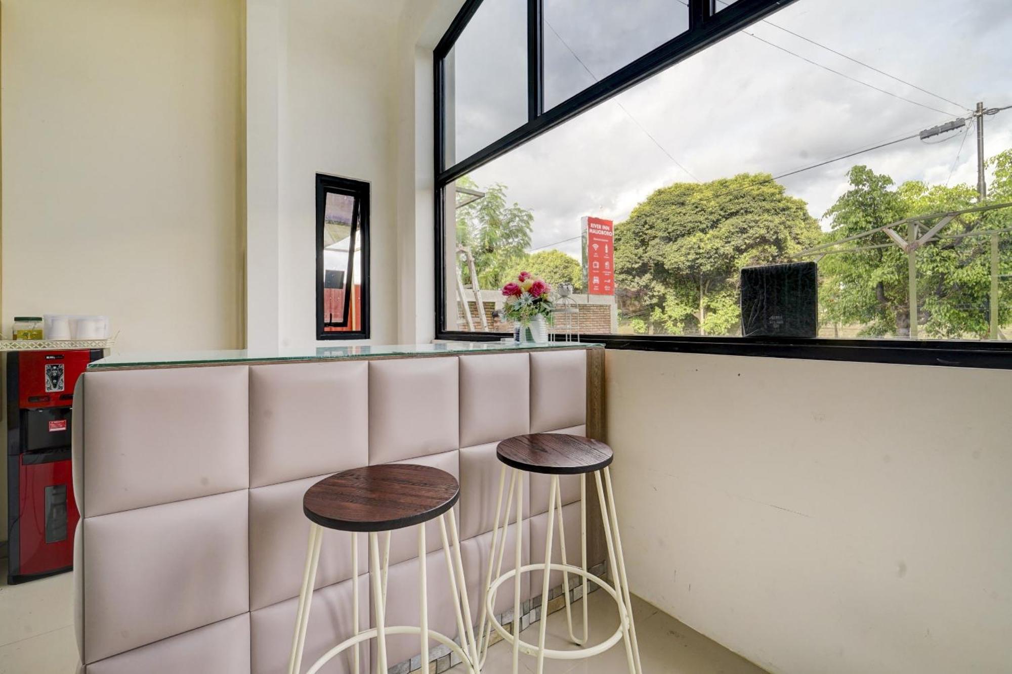 Super Oyo 90778 River Inn Malioboro Yogyakarta Exteriör bild