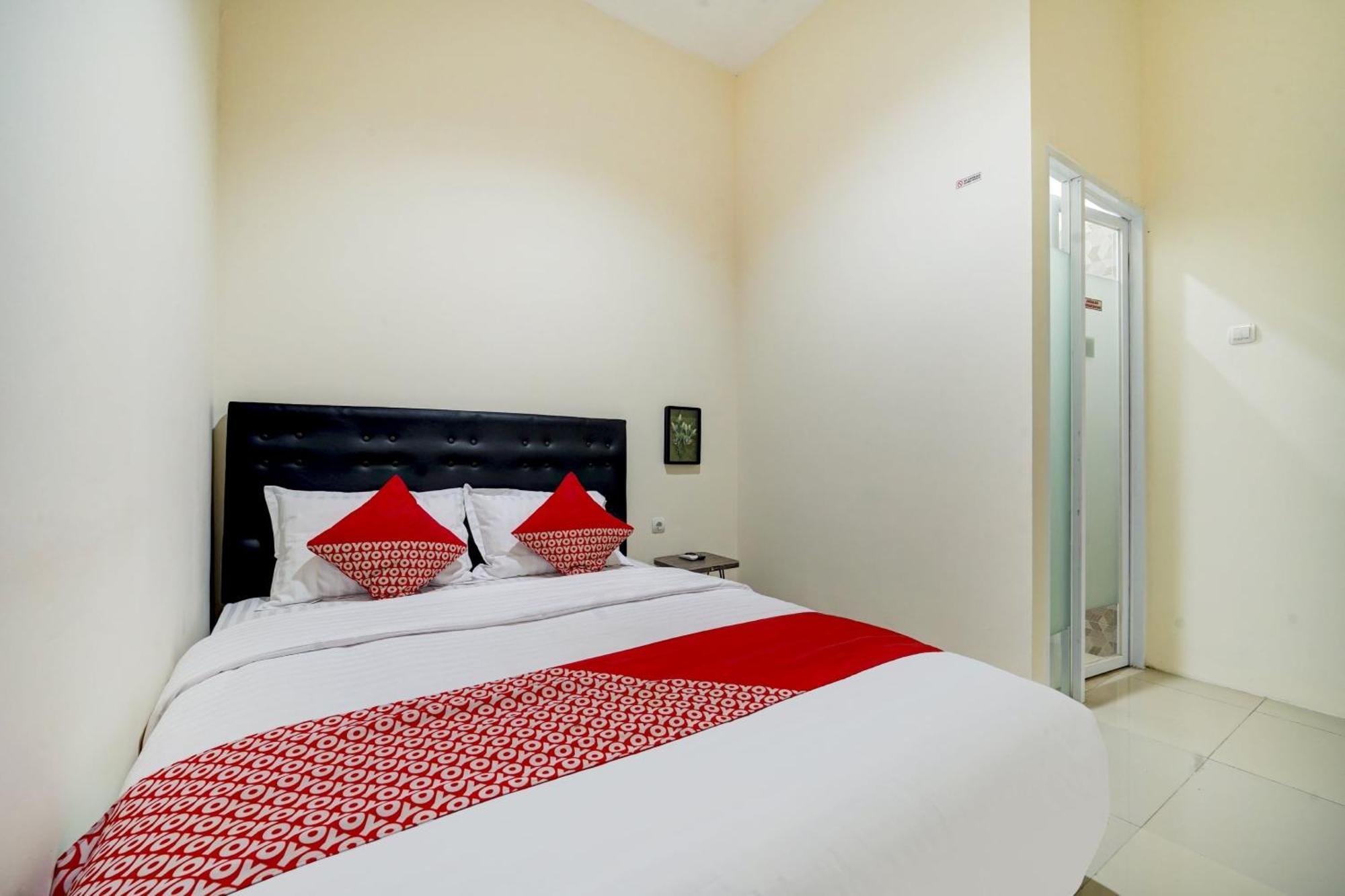 Super Oyo 90778 River Inn Malioboro Yogyakarta Exteriör bild