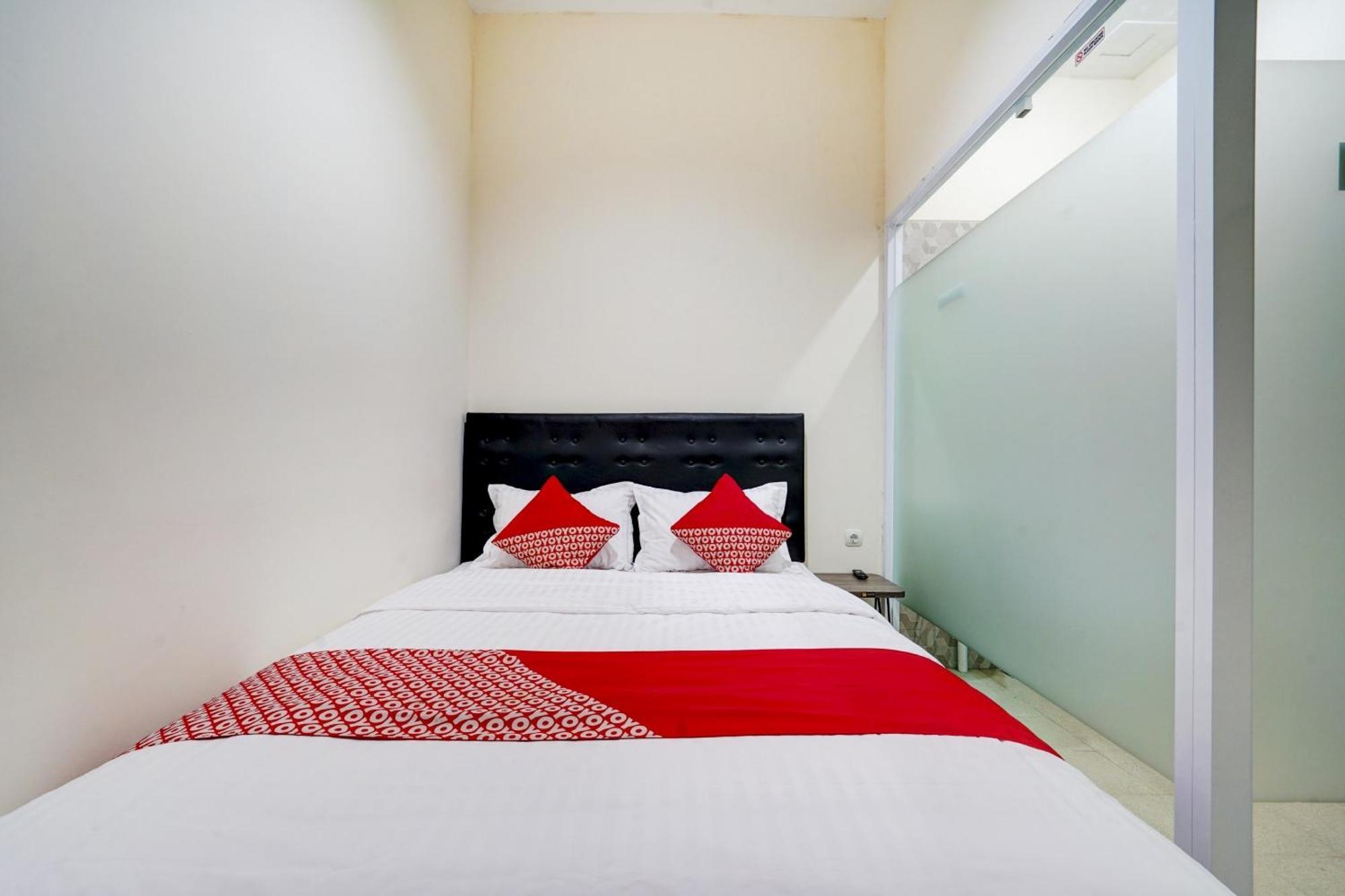 Super Oyo 90778 River Inn Malioboro Yogyakarta Exteriör bild