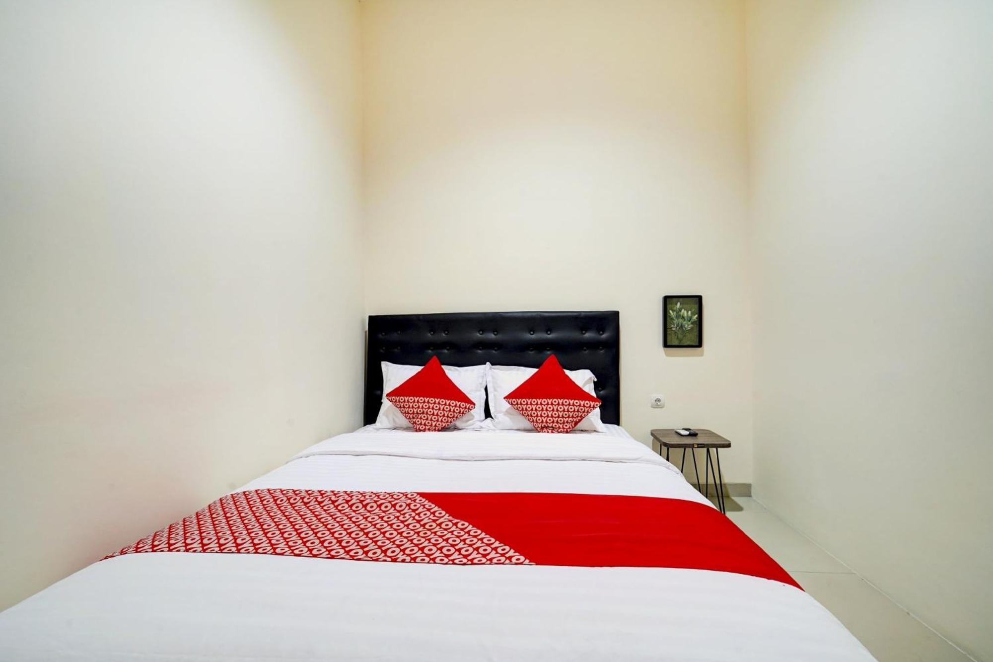 Super Oyo 90778 River Inn Malioboro Yogyakarta Exteriör bild