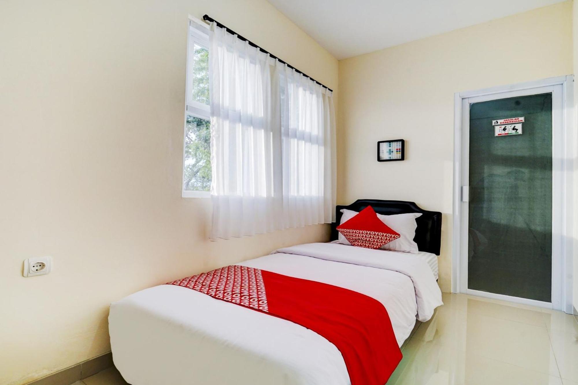 Super Oyo 90778 River Inn Malioboro Yogyakarta Exteriör bild