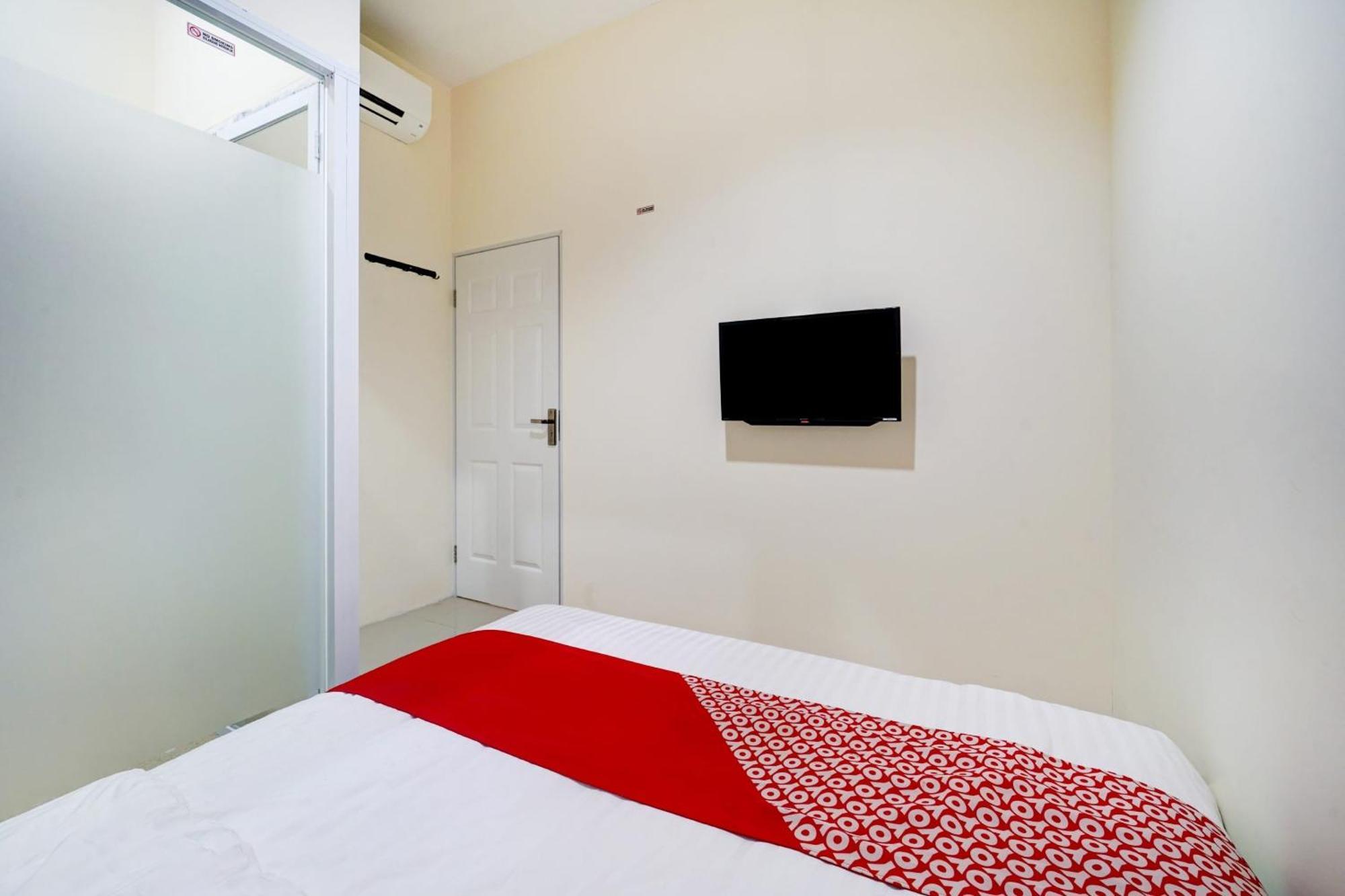 Super Oyo 90778 River Inn Malioboro Yogyakarta Exteriör bild